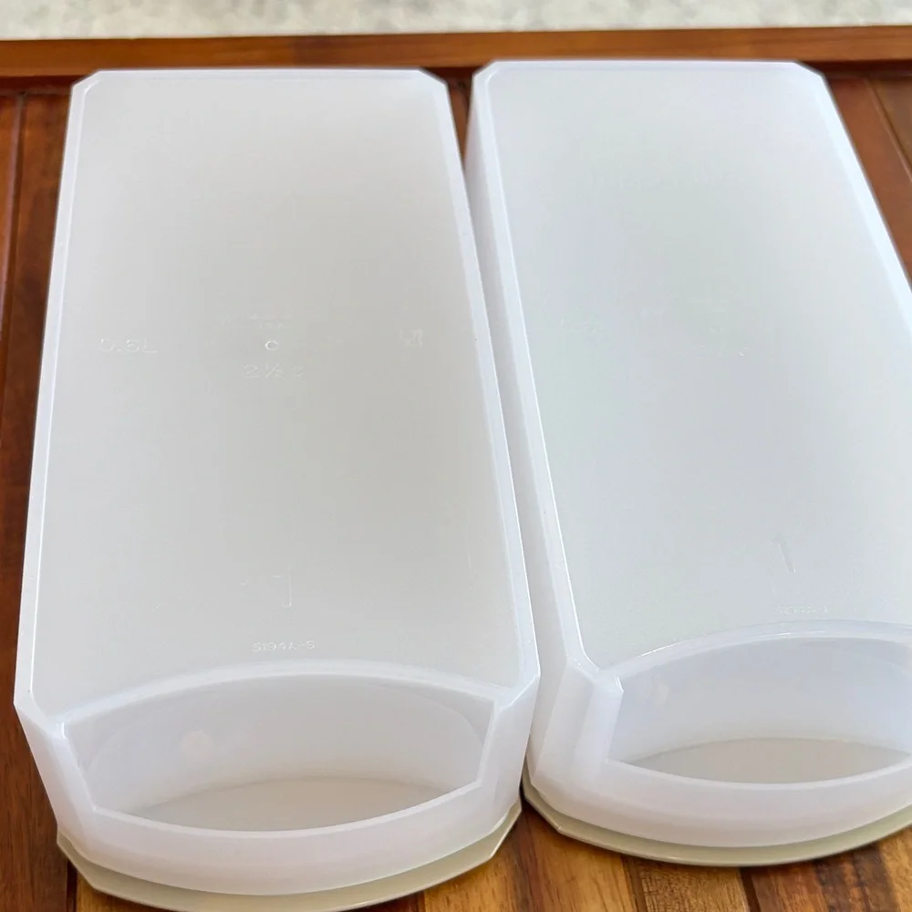 Set of 2 Tupperware Shelf Smart Containers - Hazelnut Seals